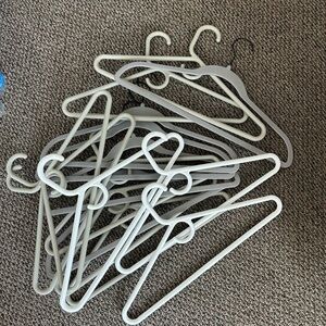 15 High Quality, Sturdy Clothes Hanger